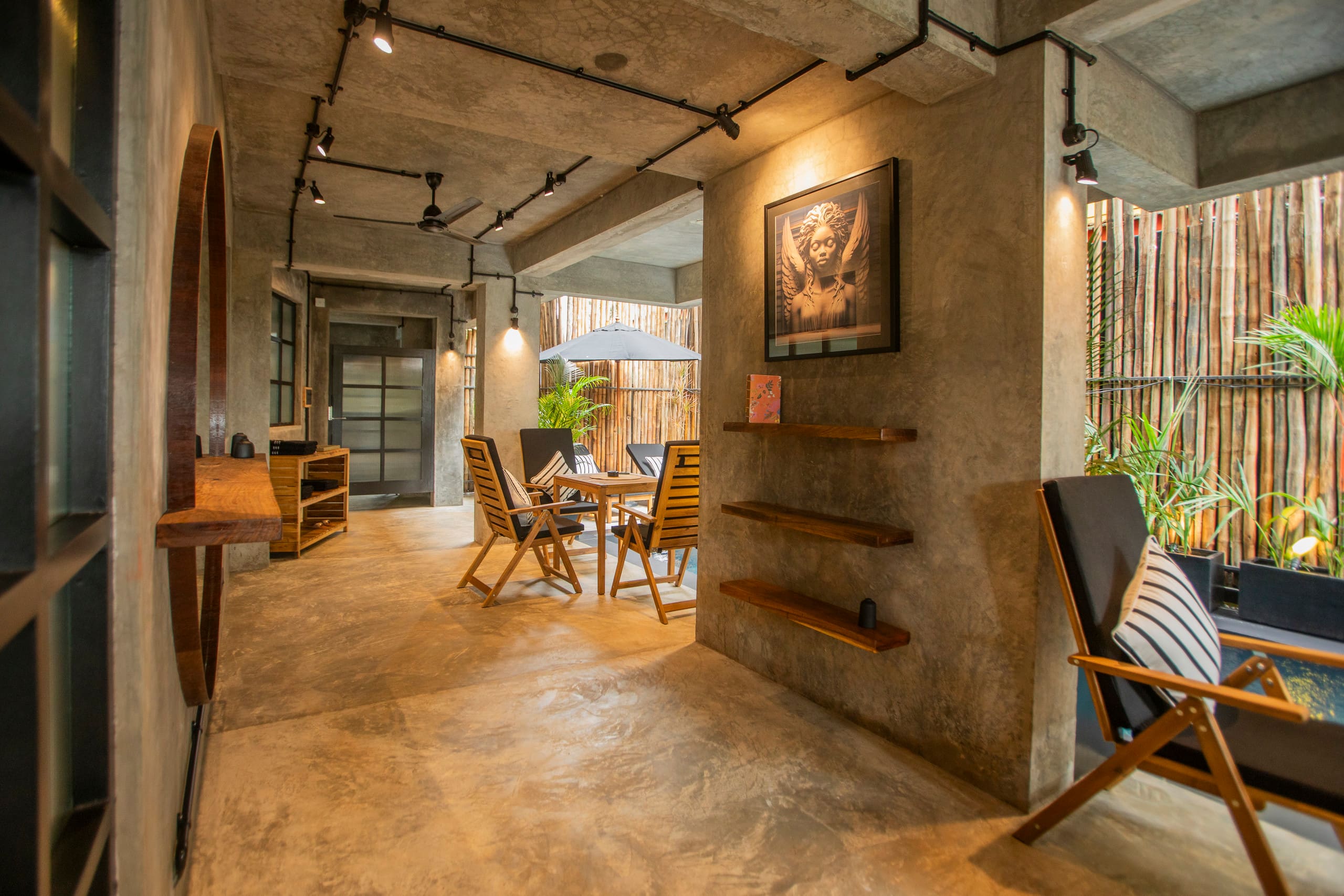 Luxe & Gorgeous 2 Bedroom Apartment 23
