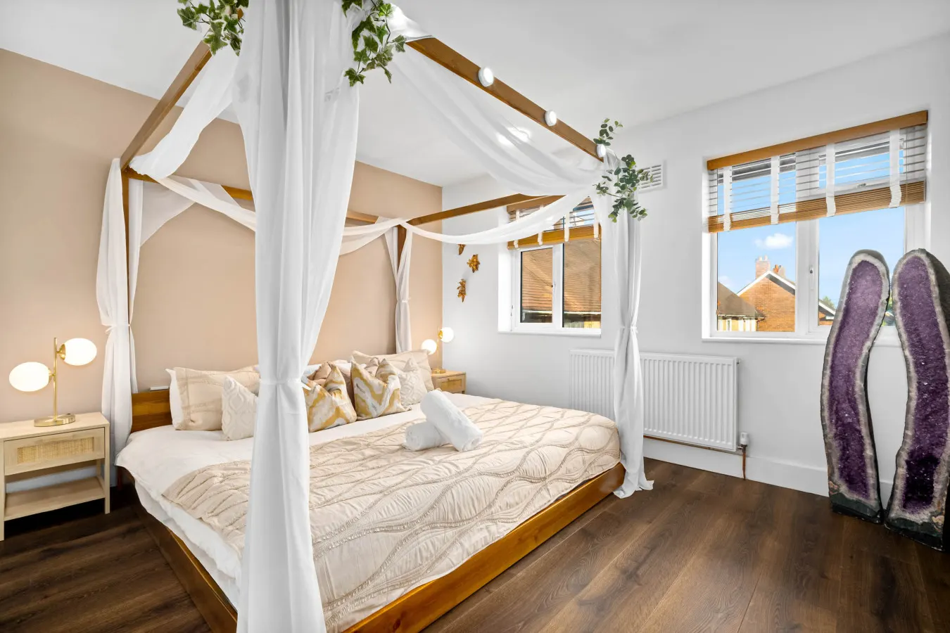 Luxury 3 Bedroom House - Garden - Parking - Outdoor Playground — photo 2