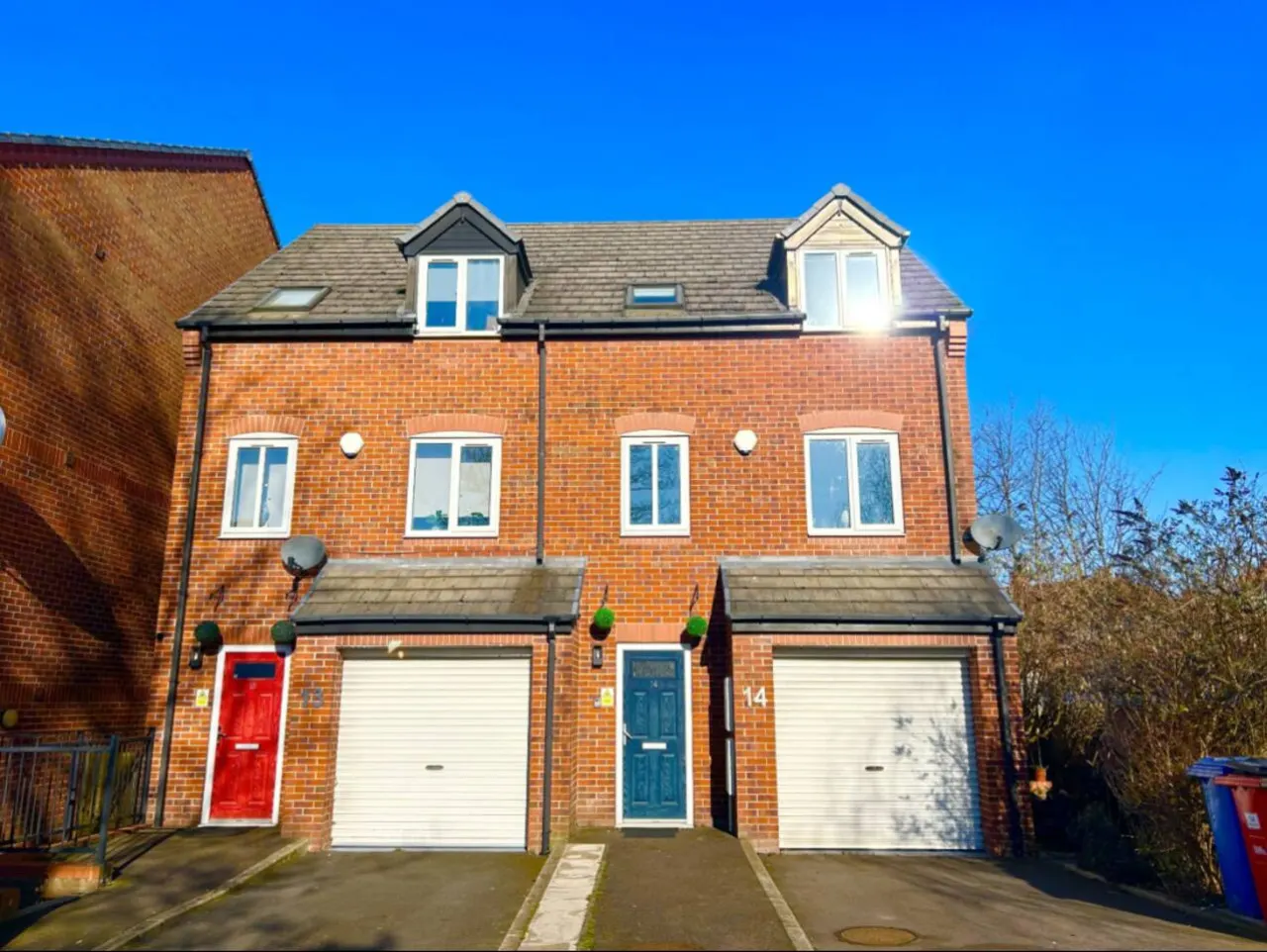 Chic 5BR Townhouse - Fishponds View FREE Parking 14