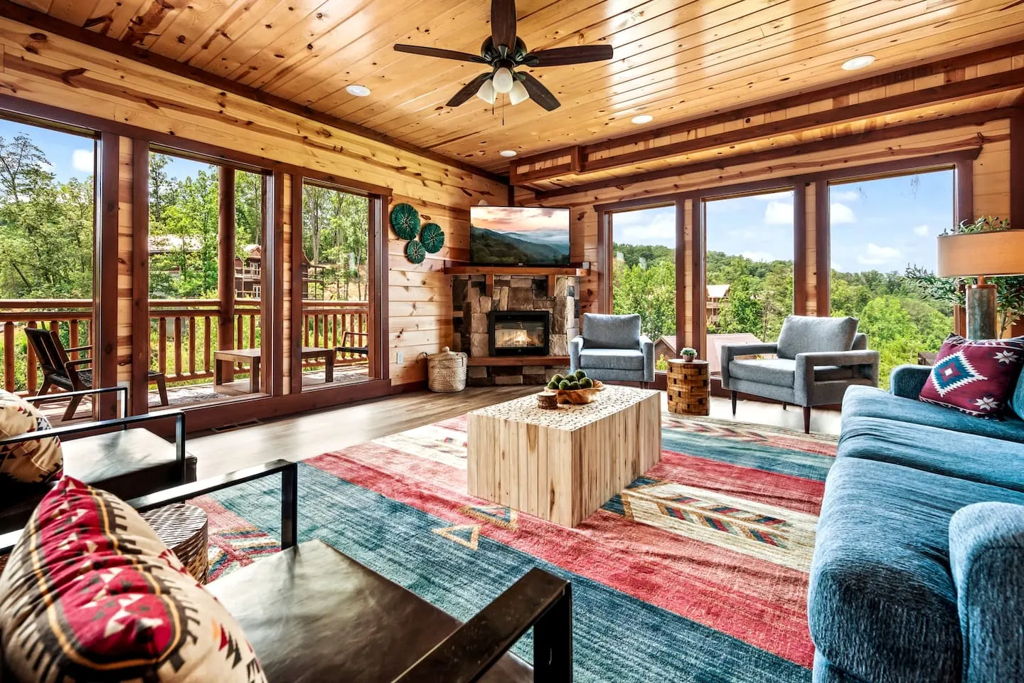 Stellar Cabin for 20: Views, Heated Pool & Theater 4