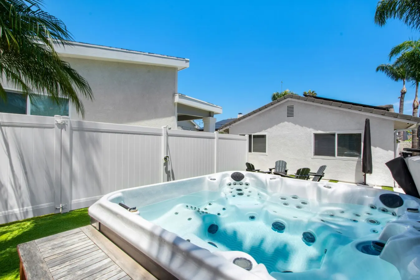 HB Regal Gem - Minutes To Beach, Spa, Patio 10