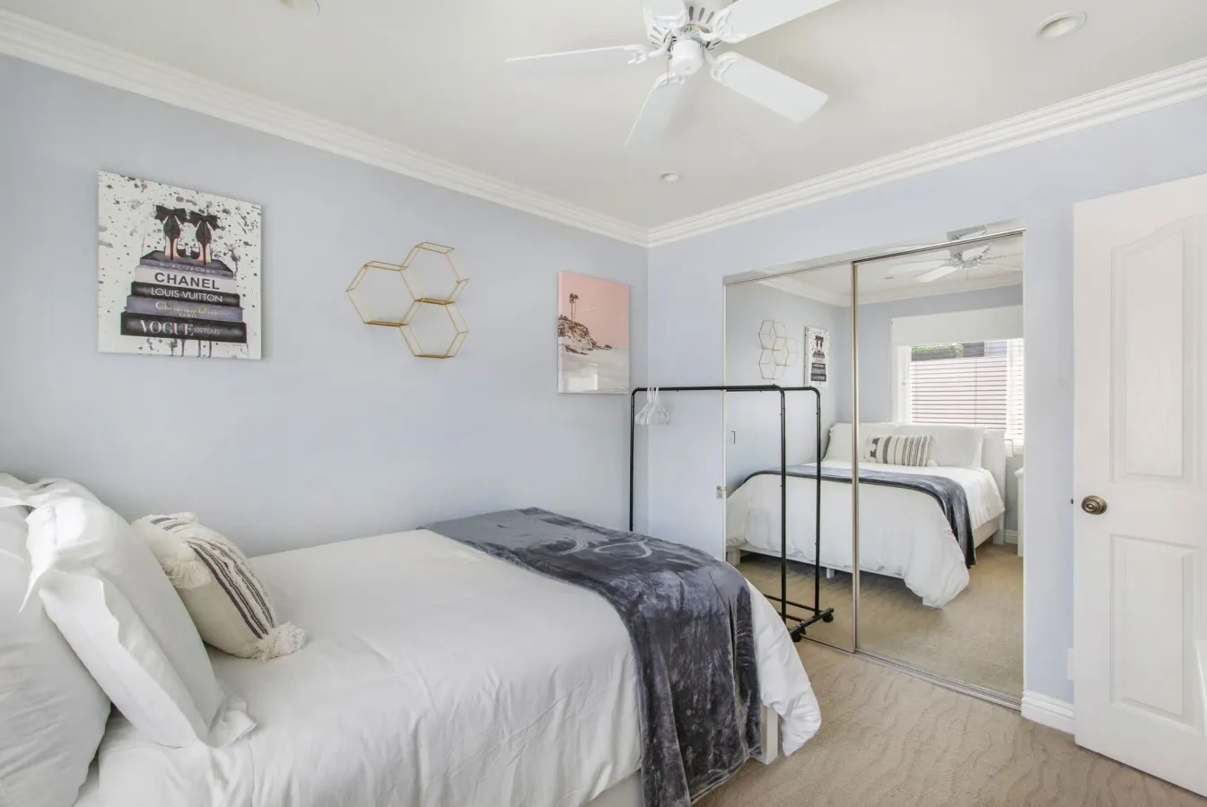 HB Regal Gem - Minutes To Beach, Spa, Patio 16
