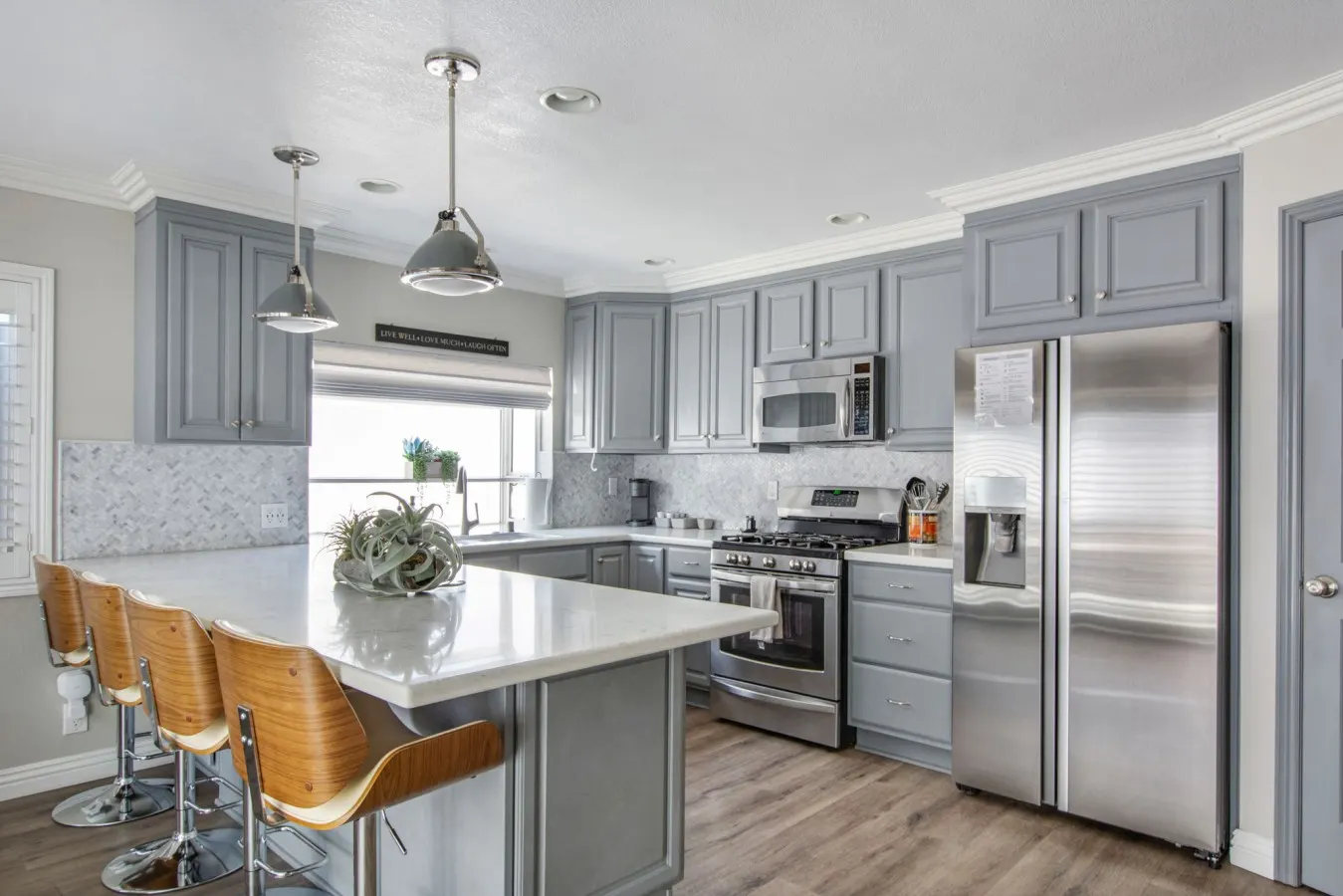 HB Regal Gem - Minutes To Beach, Spa, Patio — photo 4