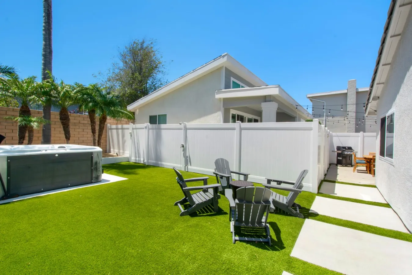 HB Regal Gem - Minutes To Beach, Spa, Patio 8