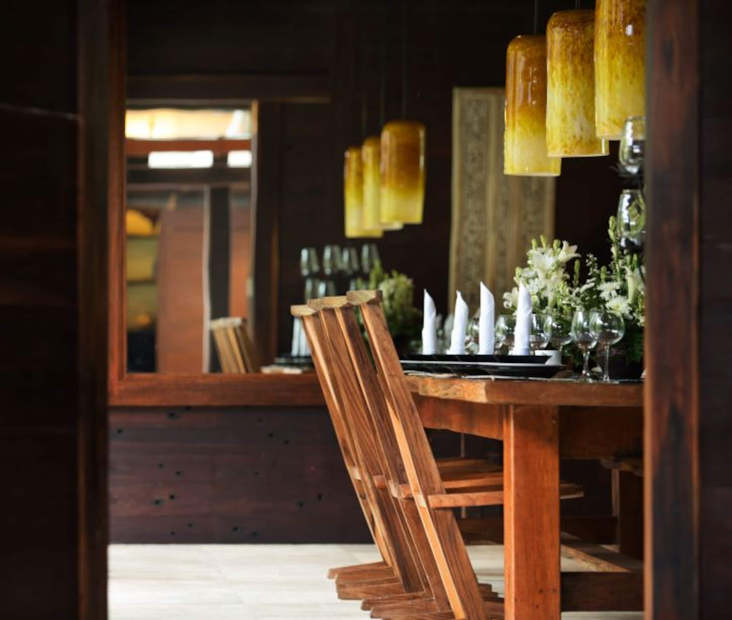 Kamaniiya River Villa Sayan 14