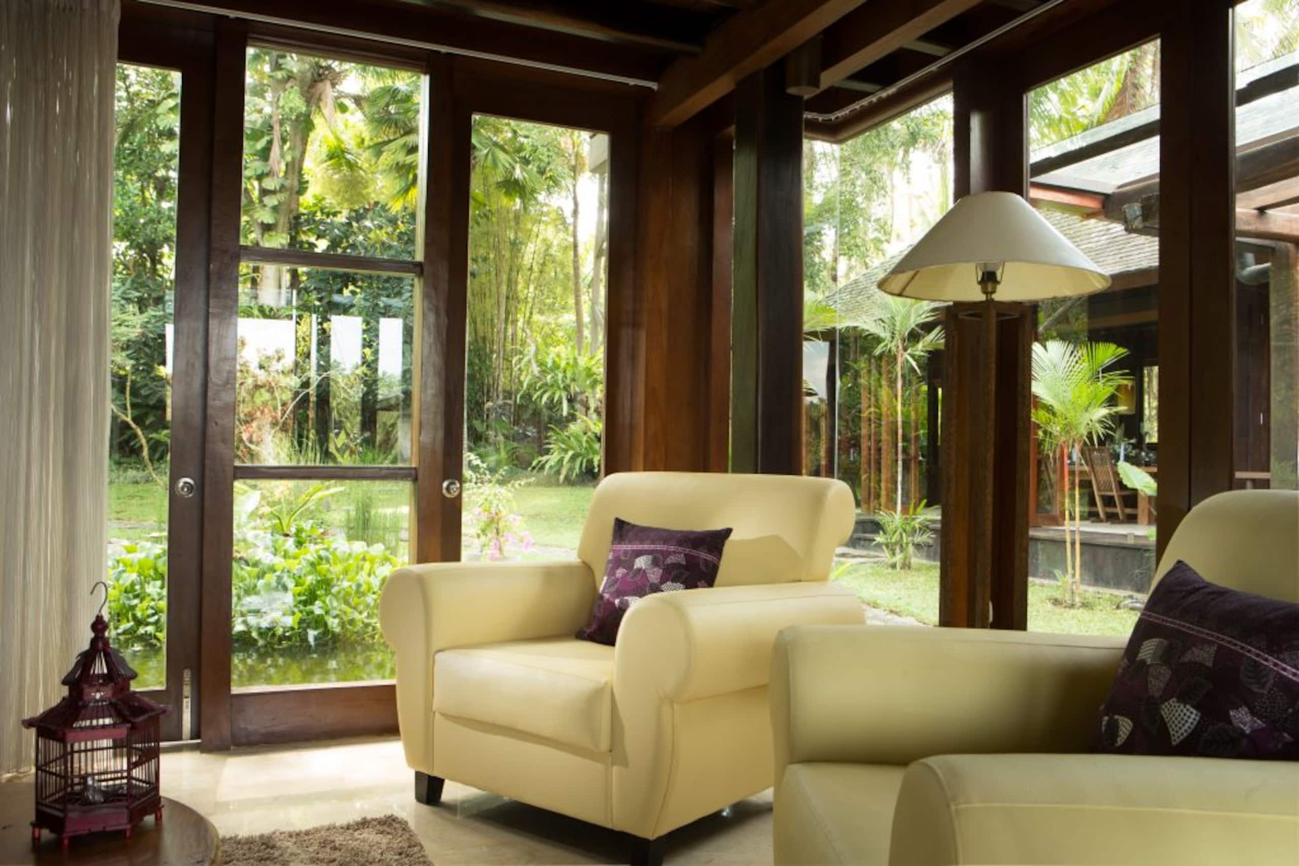 Kamaniiya River Villa Sayan 17
