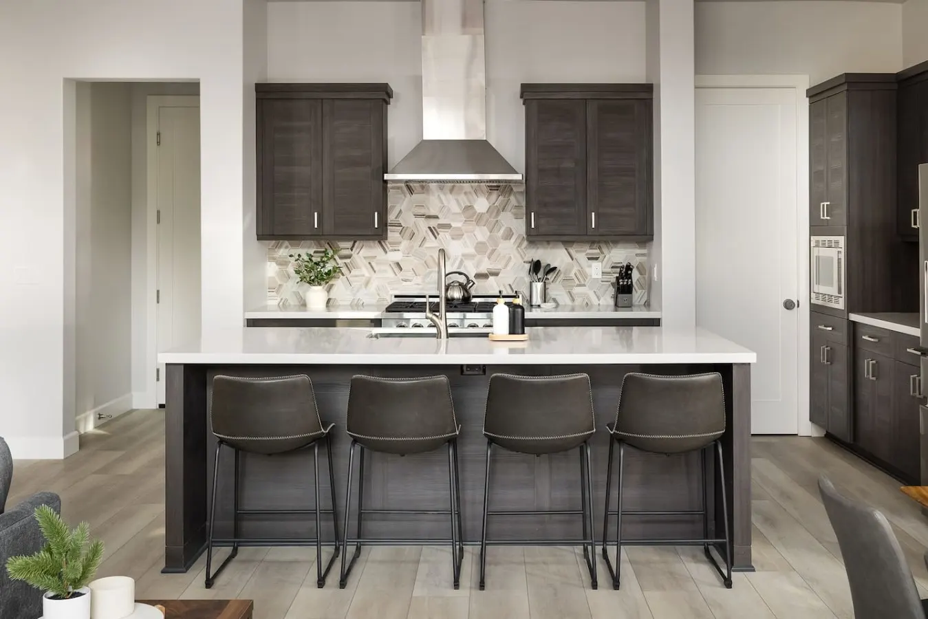 Modern Luxury, Hot Tub, Close to Trails & Village 15
