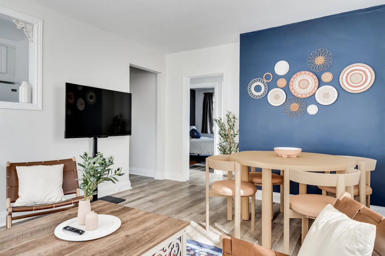 Cozy 2BR Retreat – Walk to Downtown & University! — photo 5