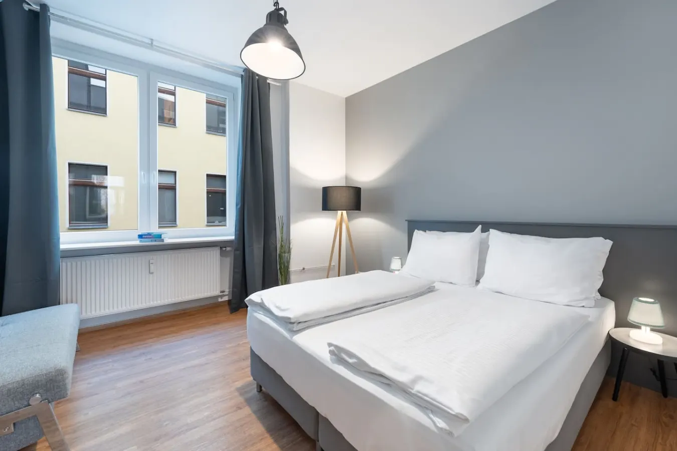 Loft Apartment (85sqm) with 2 Bedrooms & Balcony 7