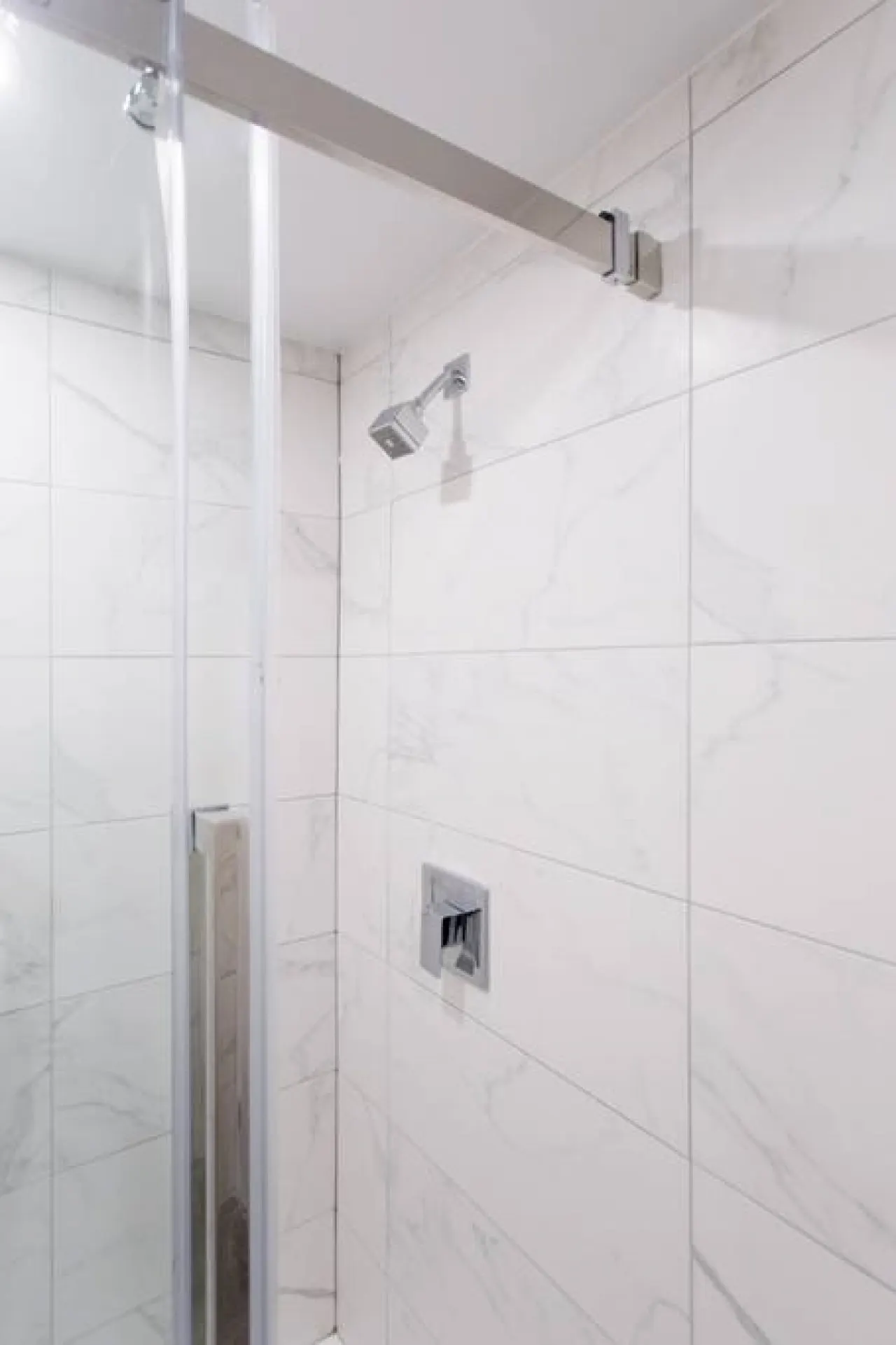 Little Italy - Golden Oasis mini Studio with full bath - Unit 203 2