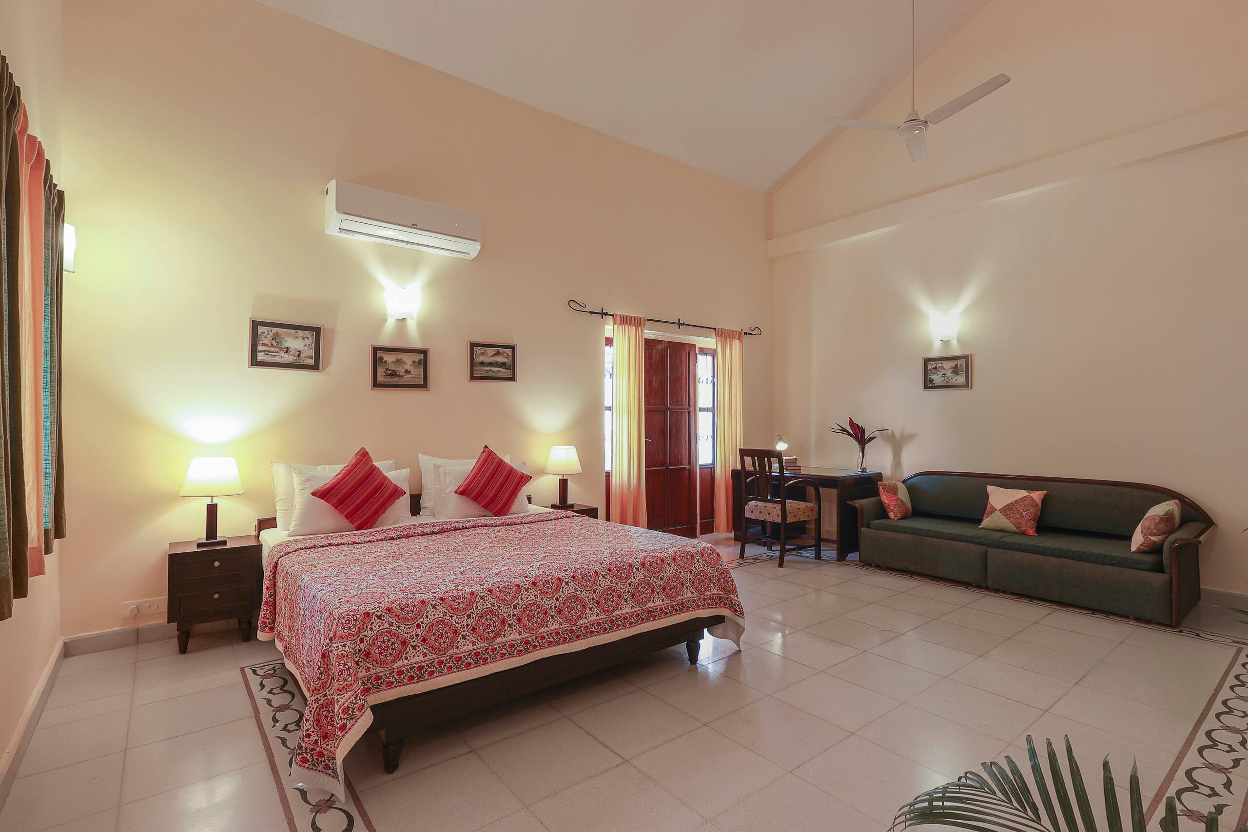 Villa Anand
At Luisa by the sea 12
