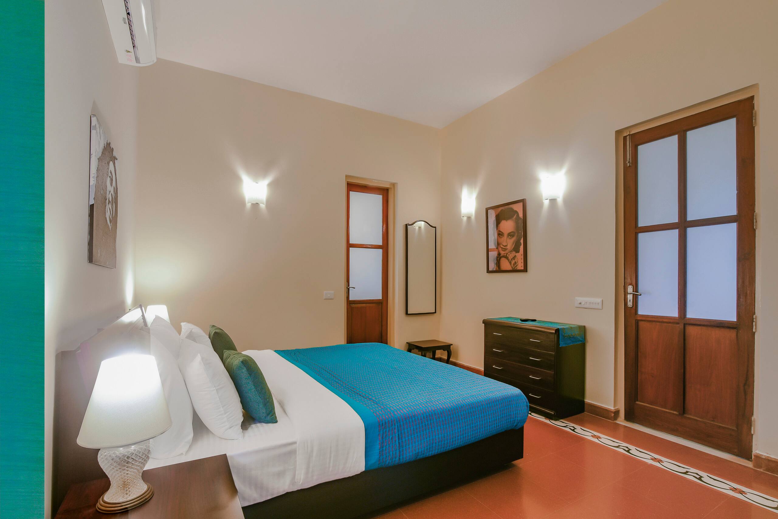 Villa Anand
At Luisa by the sea 14