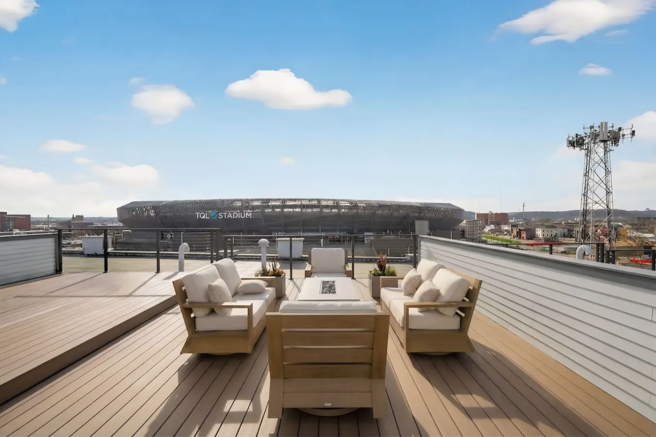 Luxury 3BR w Rooftop Deck on TQL Stadium & Wash Pk 15