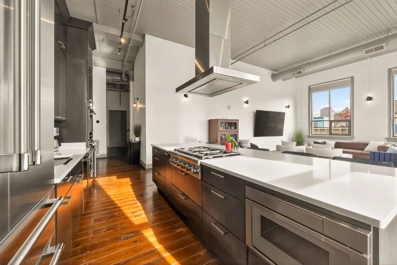 Luxury 3BR w Rooftop Deck on TQL Stadium & Wash Pk 17