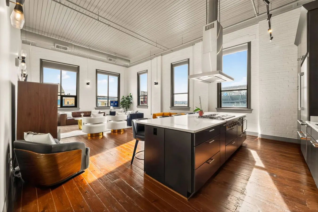 Luxury 3BR w Rooftop Deck on TQL Stadium & Wash Pk 19