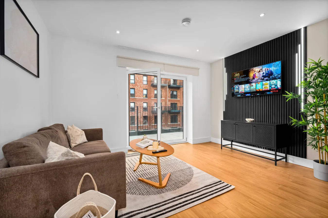 Luxury Apartment - Balcony - Netflix - City Centre 10