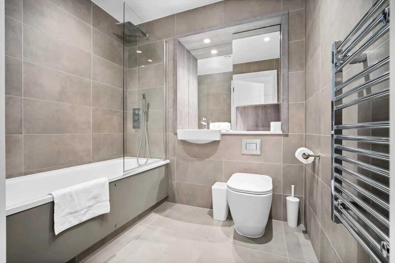 Luxury Apartment - Balcony - Netflix - City Centre 6