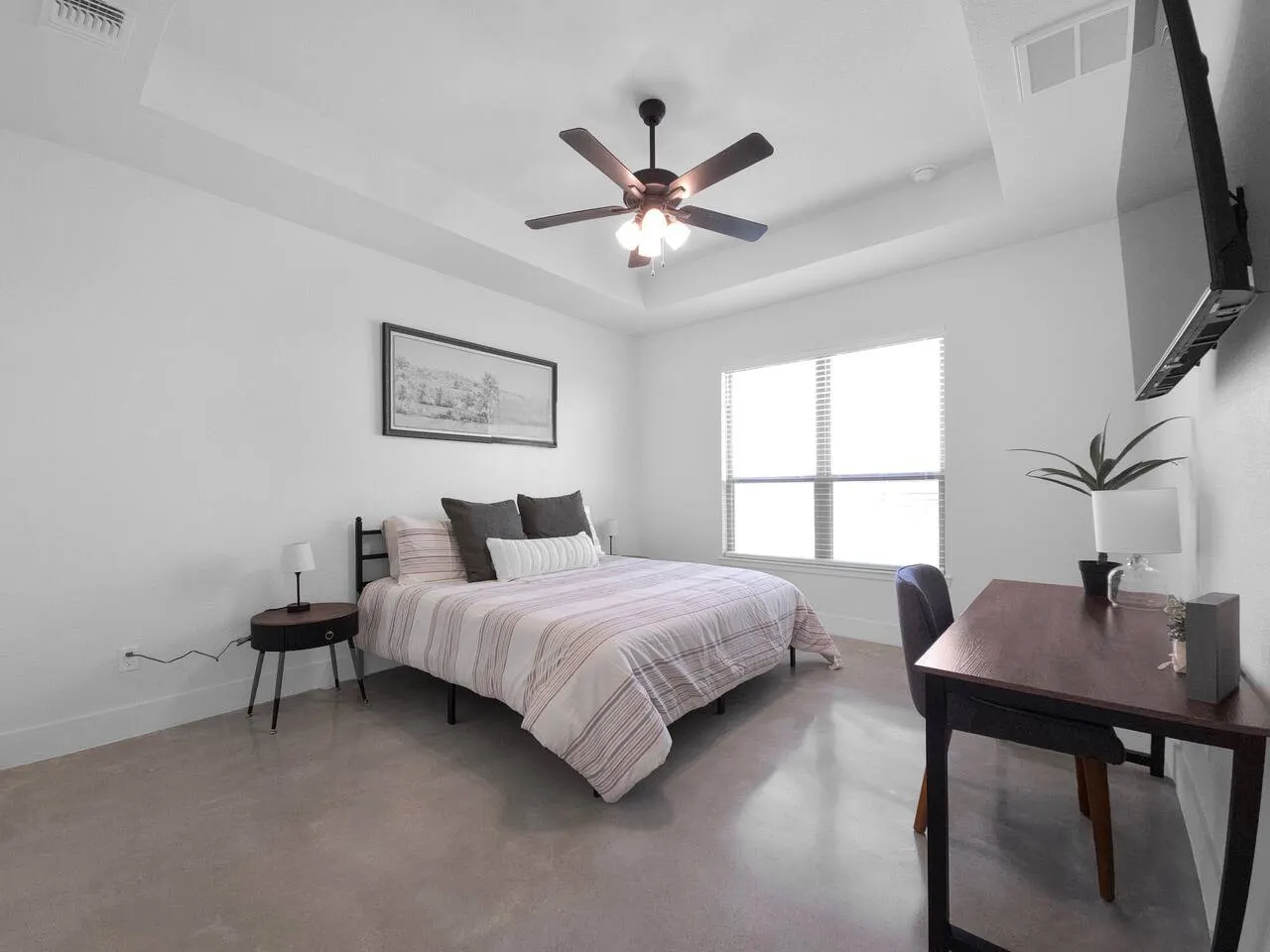 Zeta House - NEW home with garage parking 6