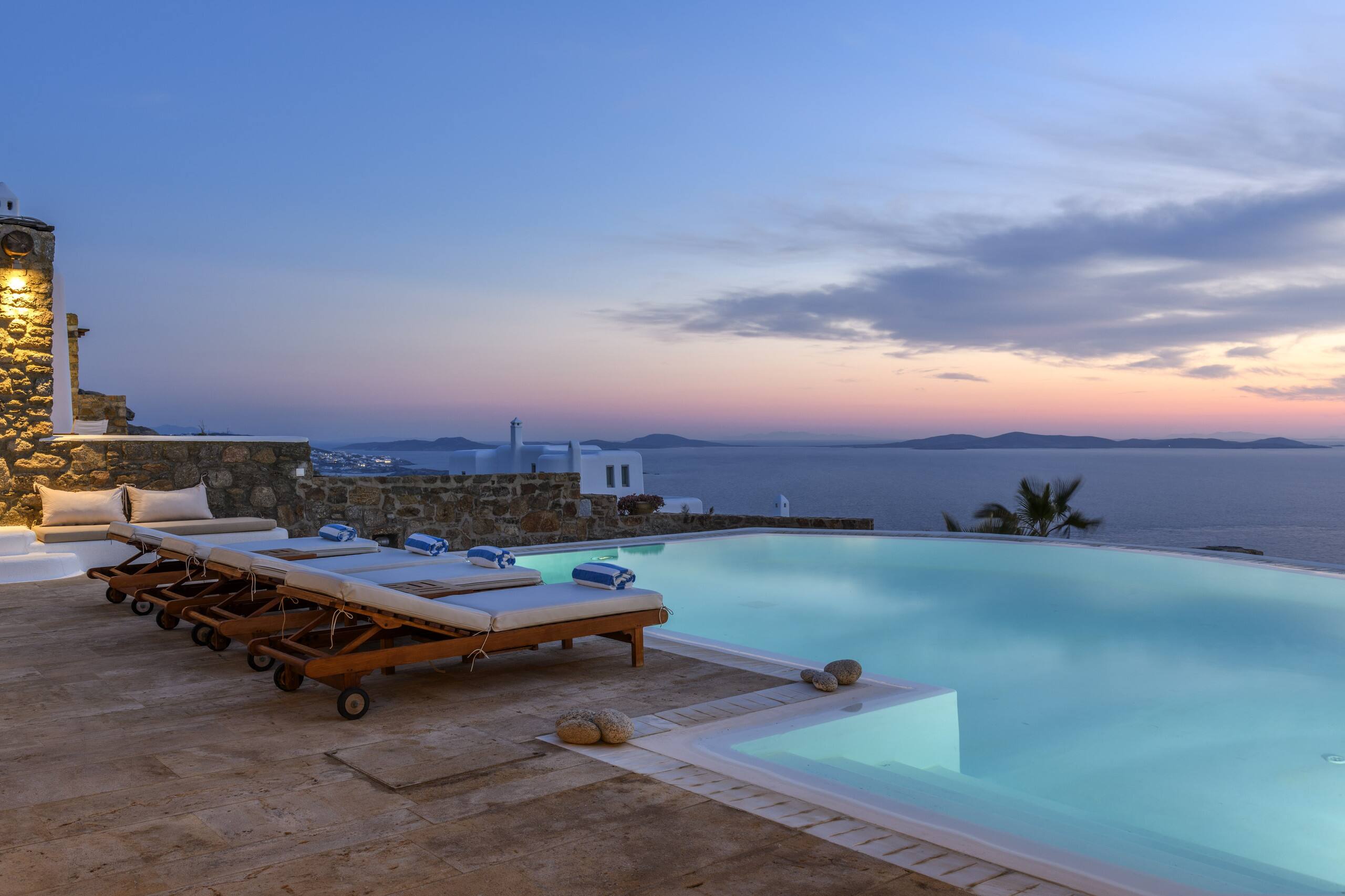 7BD Villa Yasmina w/private pool, 5 min from town 7