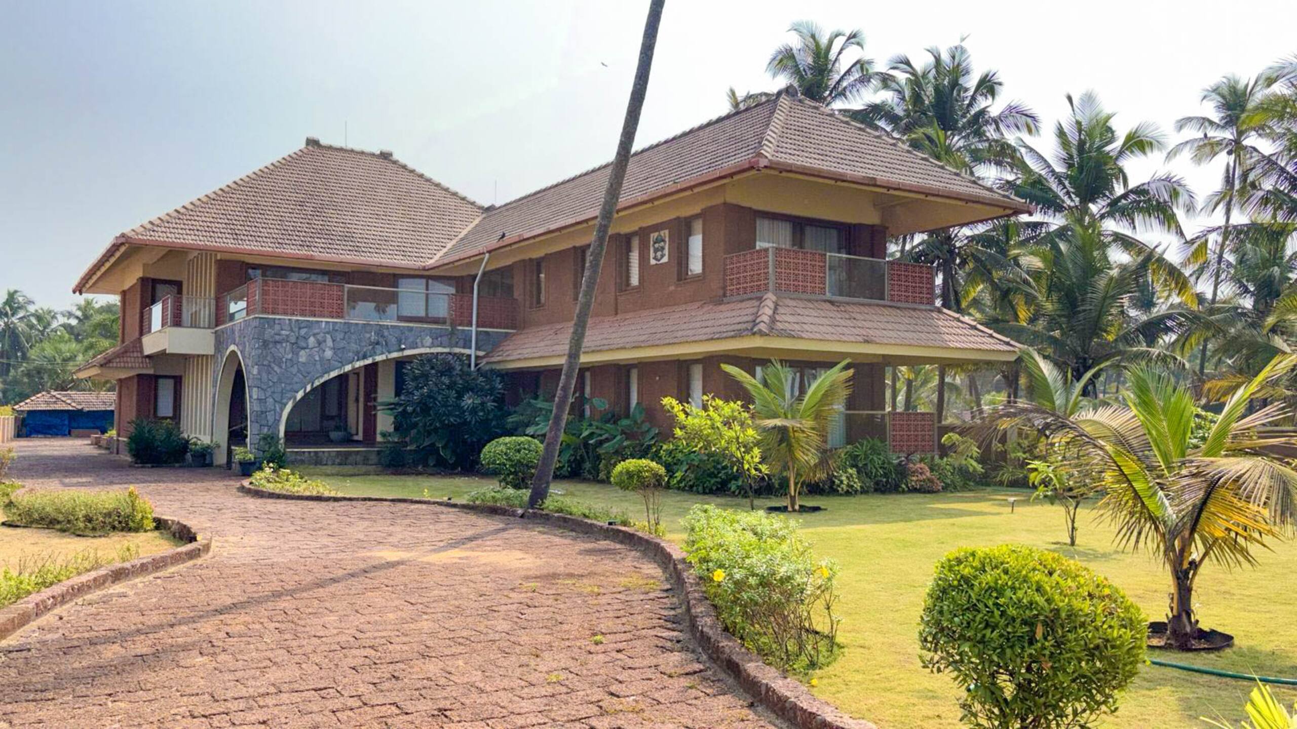 Lahari by Hireavilla - Chic 4BR Beachfront Villa 6