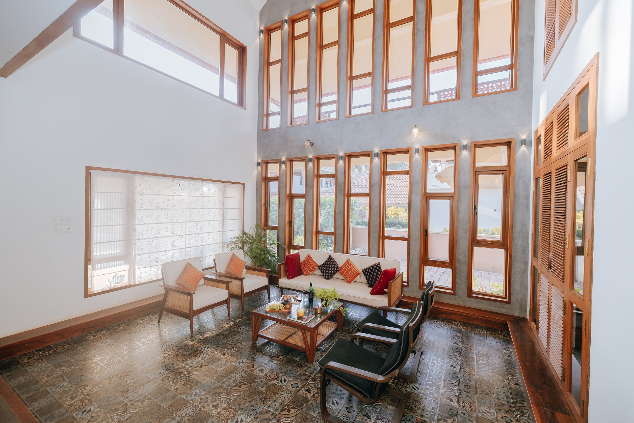 Lahari by Hireavilla - Chic 4BR Beachfront Villa 9