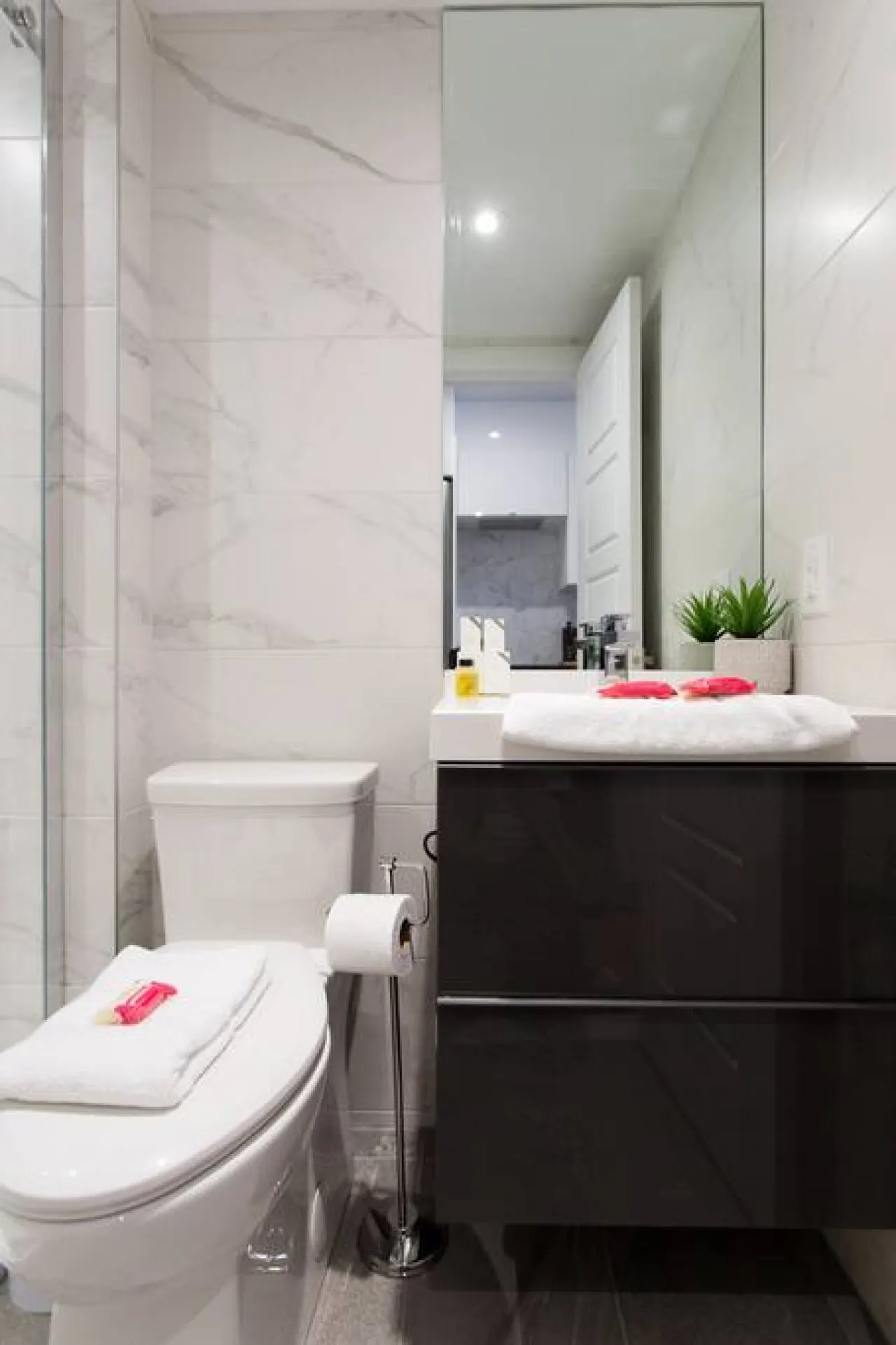 Little Italy - Blue Oasis Studio with Full Kitchen and Bath - Unit 402 11