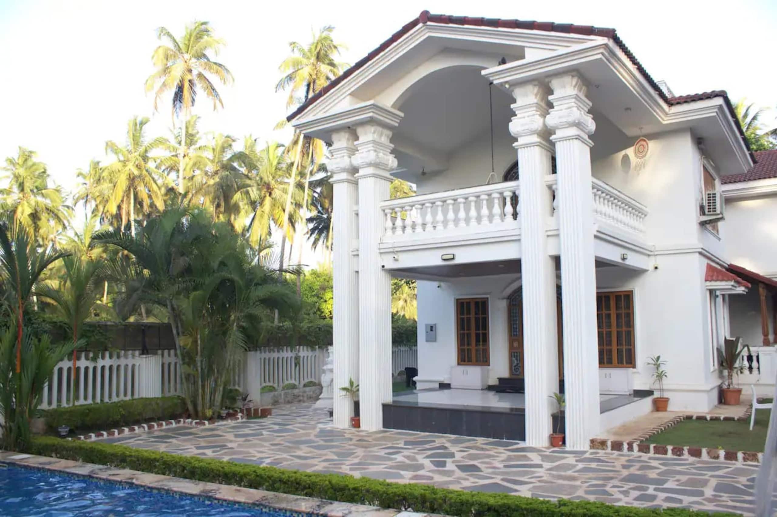 Luxury 4BHK Ambrosia Mansion | Pool | Morjim Beach 20