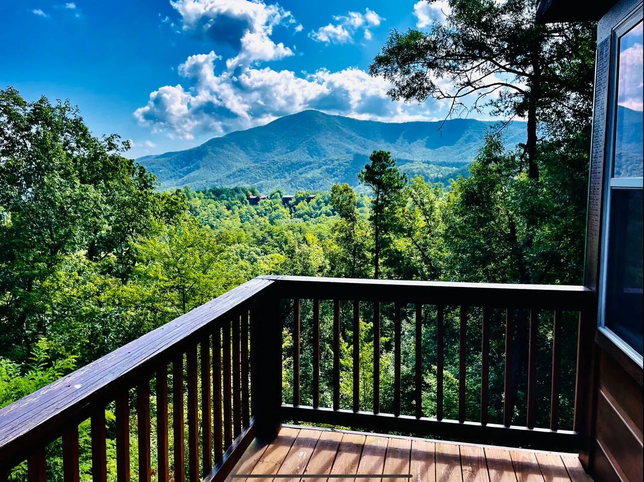 Great views-King beds-WIFI-ample parking-games 1
