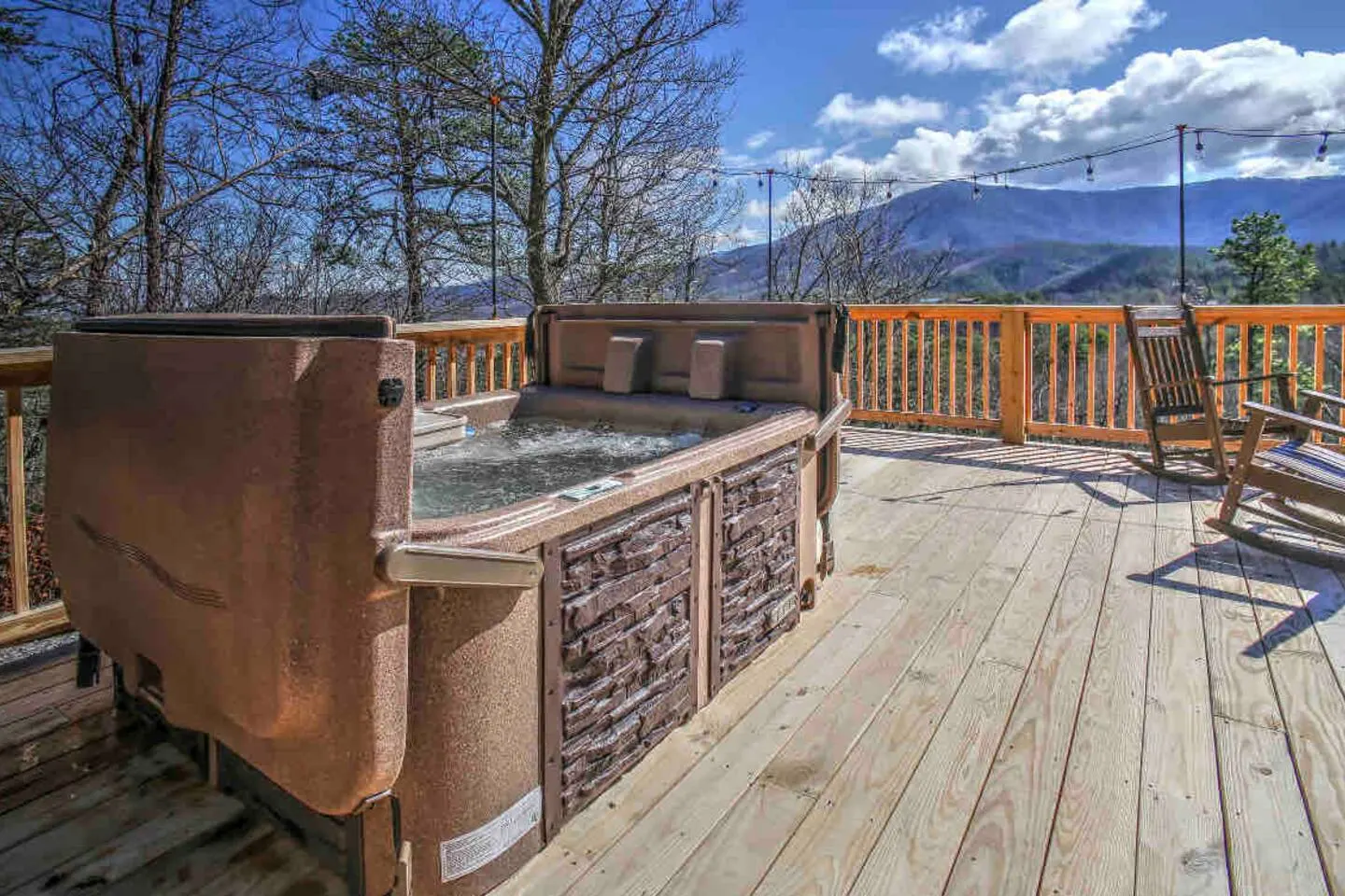 Great views-King beds-WIFI-ample parking-games 5