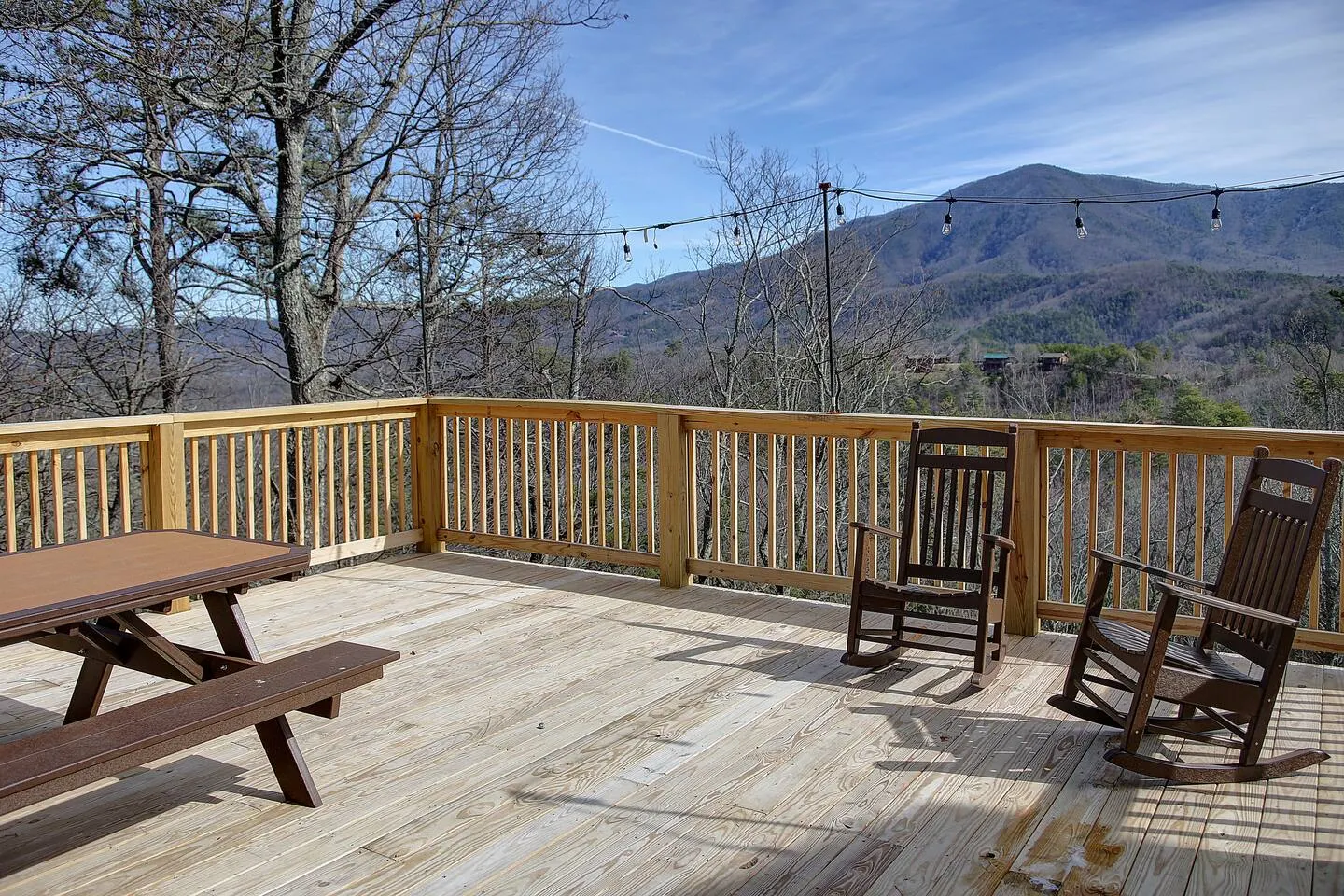 Great views-King beds-WIFI-ample parking-games 7