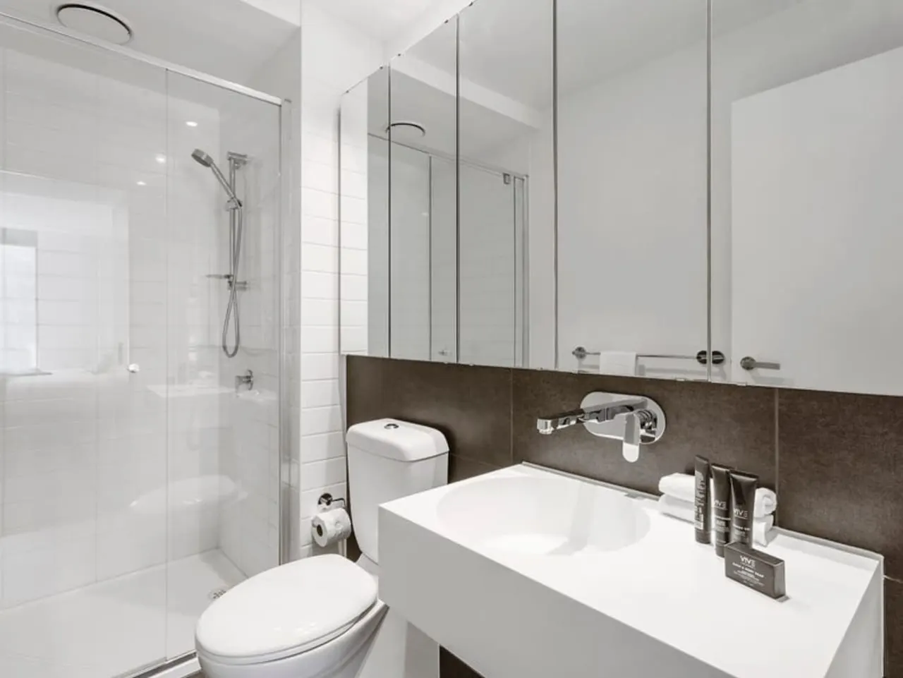 Ideal 3-Bedroom Apartment in CBD - MH4 12