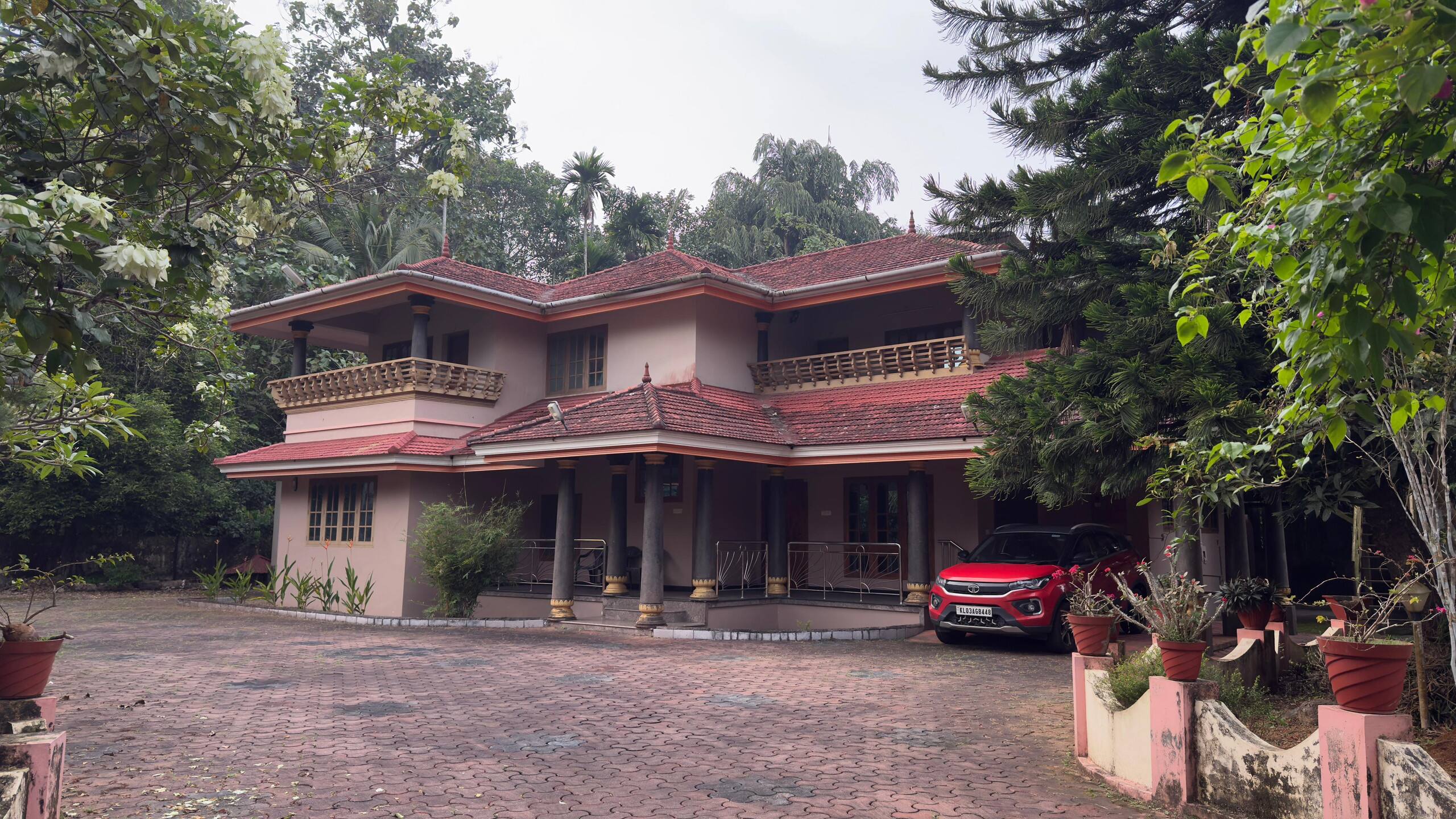 Maramon -Aranmula Parthasarathy - Kozhenche Castle