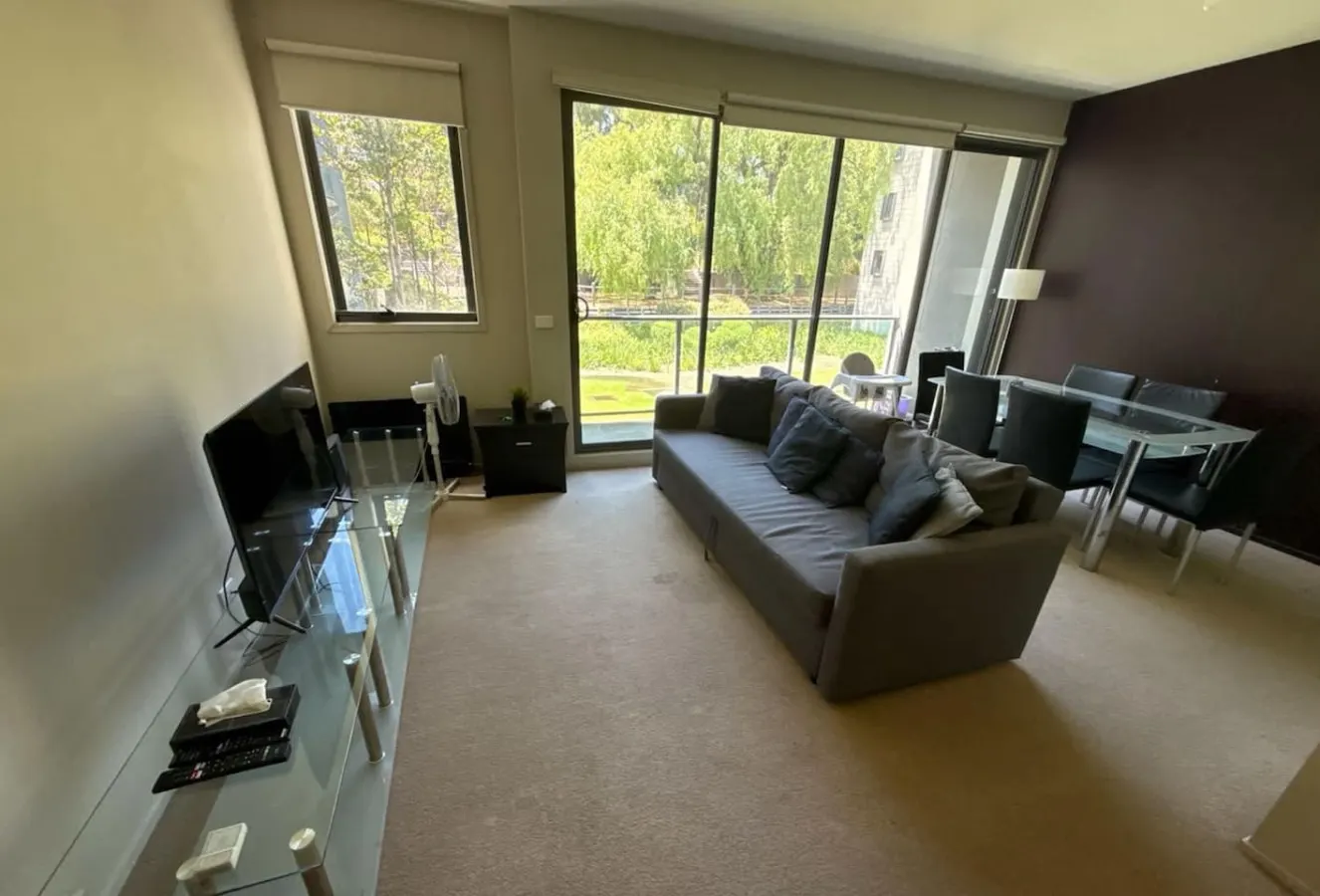 2 BR Apt in Charming Kensington