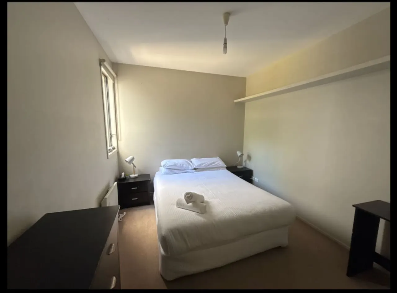 2 BR Apt in Charming Kensington 2