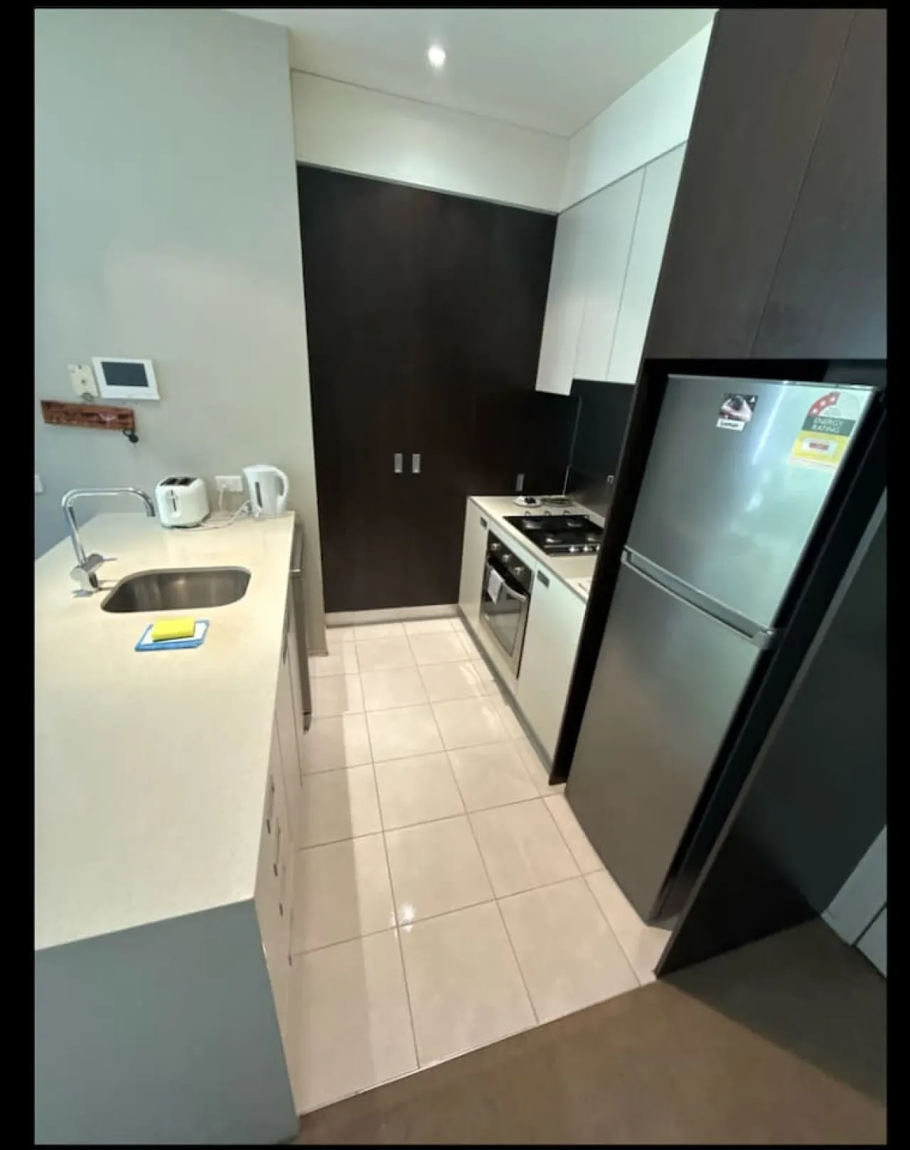 2 BR Apt in Charming Kensington 3