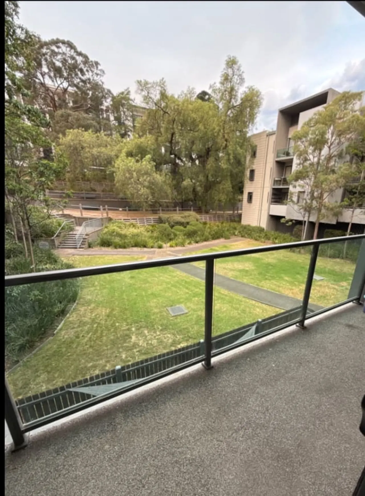 2 BR Apt in Charming Kensington 6