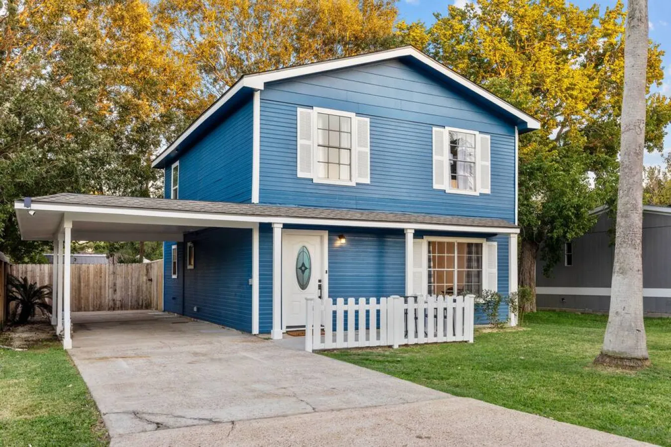 Coastal Seabrook 3BR | Walk to Beach, Near Kemah Boardwalk