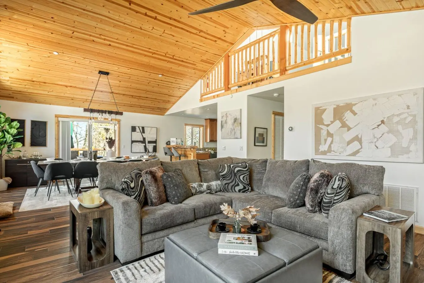 Oak Tree Lodge Hot Tub Game Room EV Charger 12