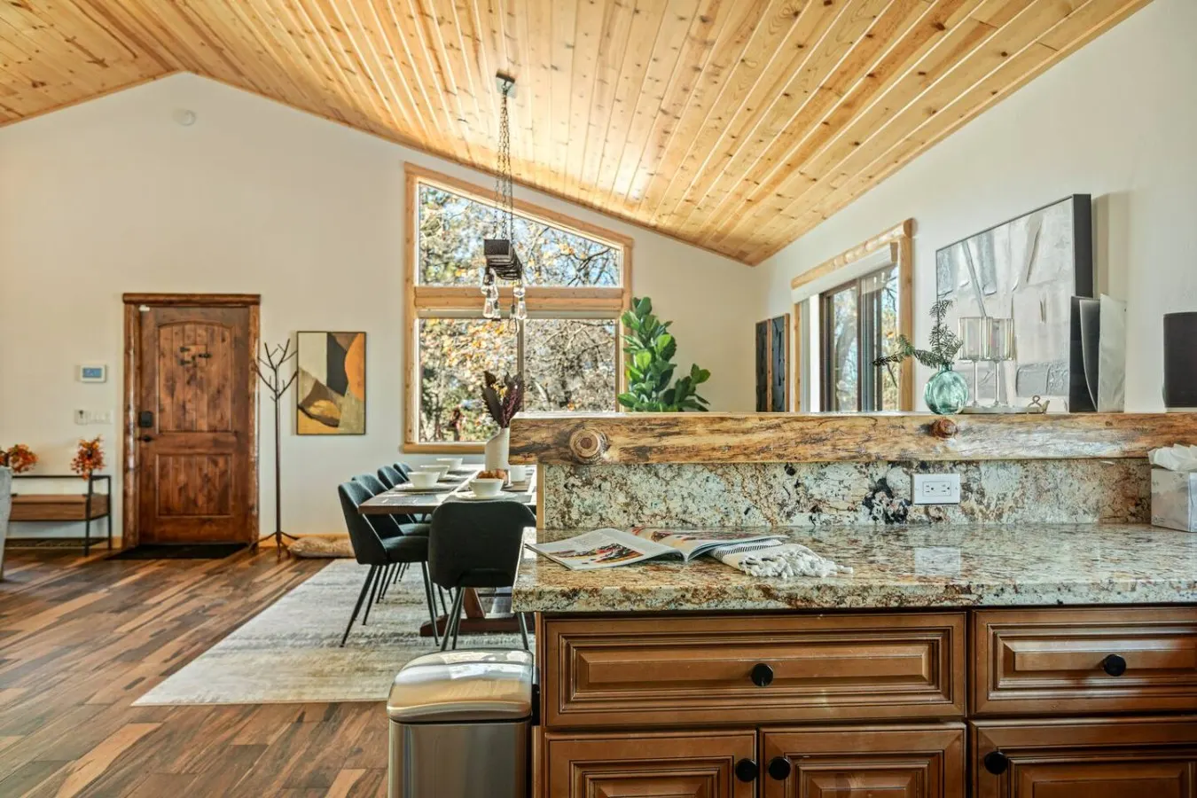 Oak Tree Lodge Hot Tub Game Room EV Charger 8