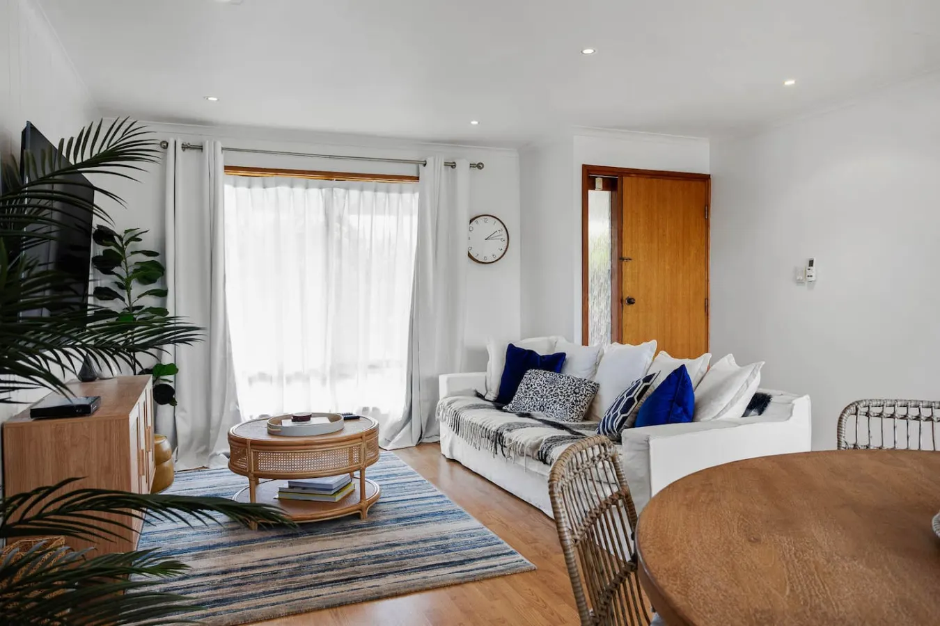 Chiton Beach Retreat—Hamptons Elegance by the Sea — photo 2