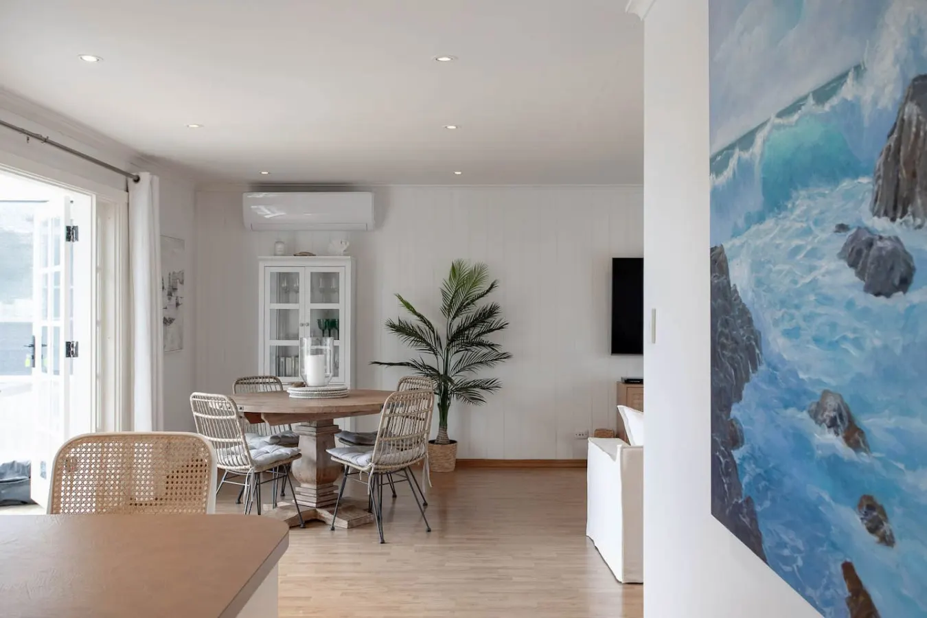 Chiton Beach Retreat—Hamptons Elegance by the Sea 12