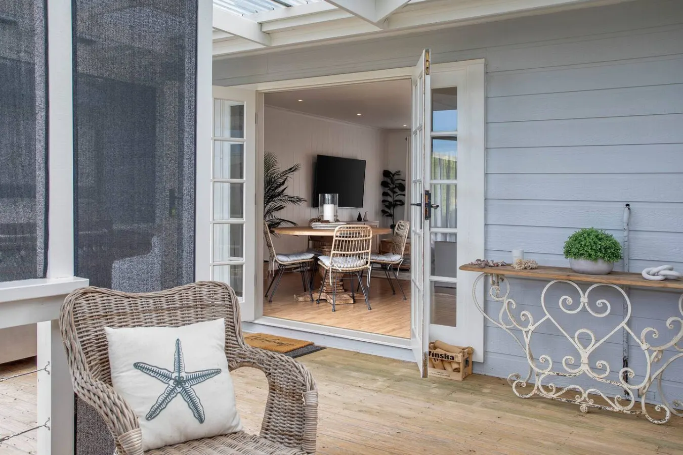 Chiton Beach Retreat—Hamptons Elegance by the Sea 8