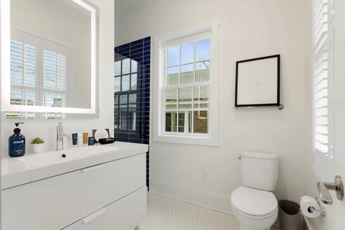 The King's Corner- Entire Historic Charleston House 19