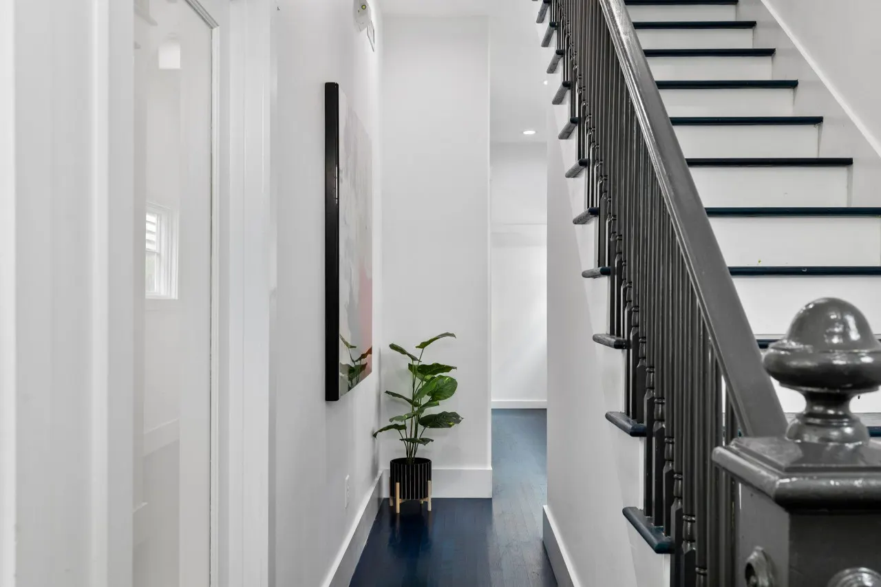 The King's Corner- Entire Historic Charleston House 20