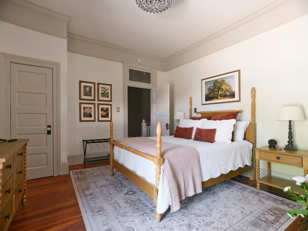 Downtown Savannah Oasis 13