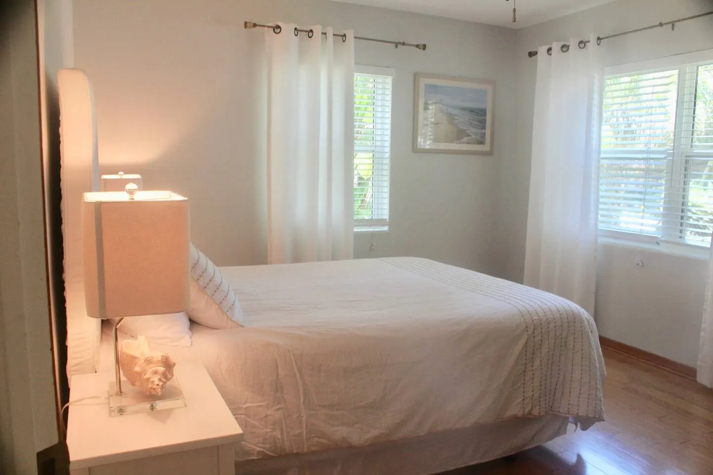 Mid-Century Retreat close to Everything 10