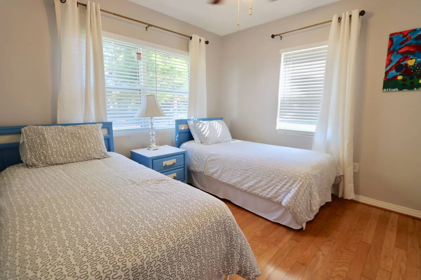 Mid-Century Retreat close to Everything 14