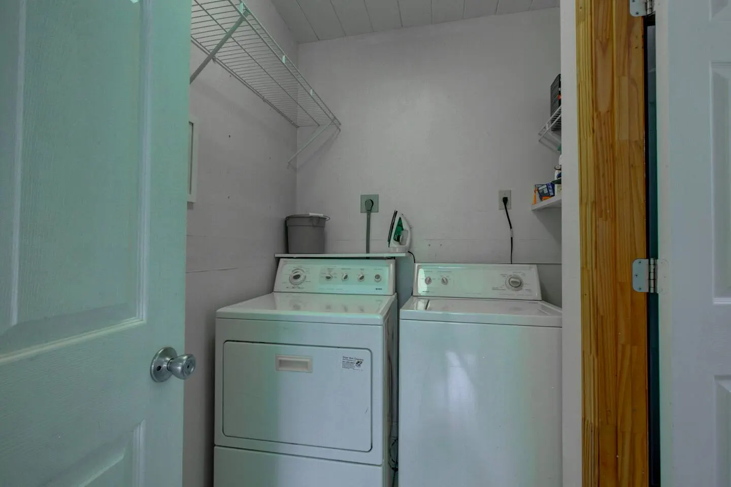 Mid-Century Retreat close to Everything 18