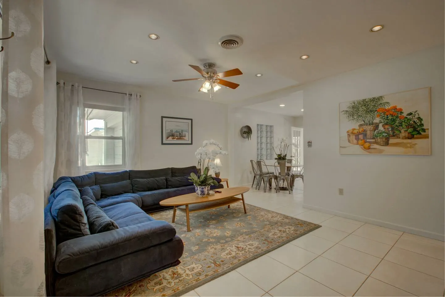 Mid-Century Retreat close to Everything 6