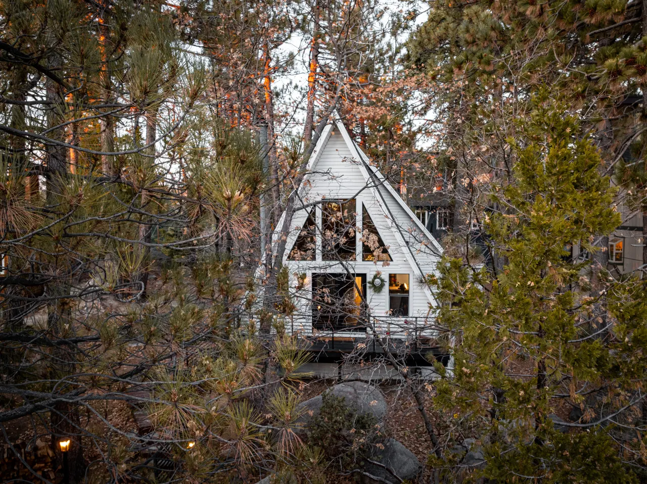 The Scandia “A-Frame Chalet” Fireplace & Hot tub 18